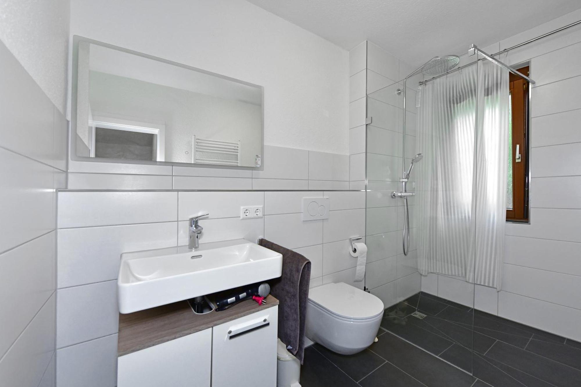 Gaestehaus In Schopfheim, 20 Km Zur Schweiz-Basel, Direkte S-Bahnverbindung Buitenkant foto
